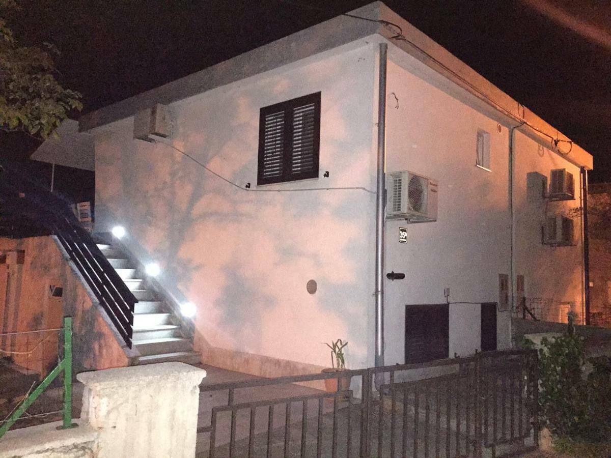 Apartman Dado 크레스 외부 사진