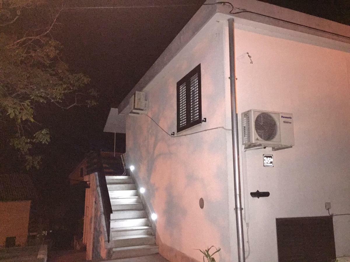 Apartman Dado 크레스 외부 사진